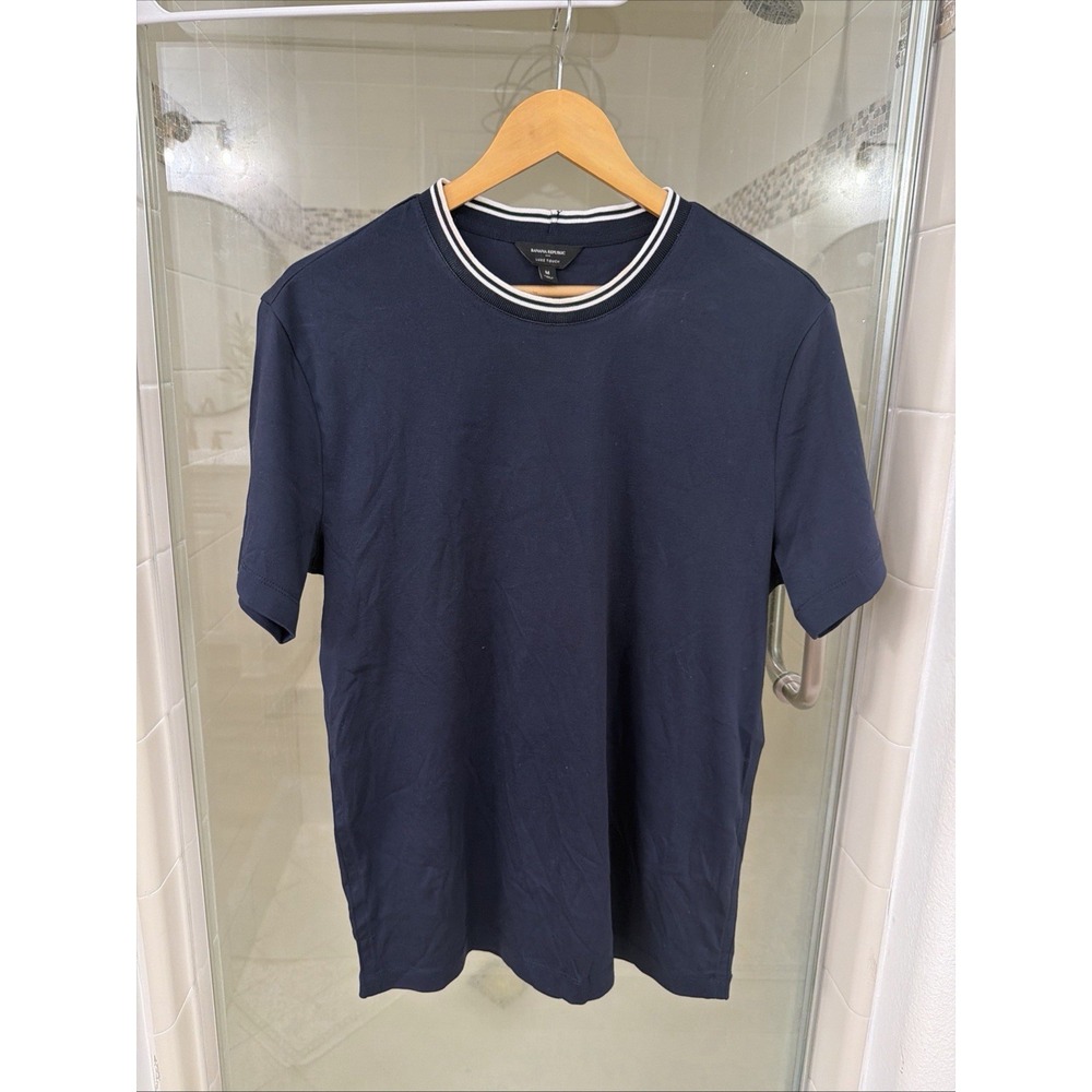Banana Republic Luxury Touch Mens M Navy Cotton white trim Crew Neck T-Shirt